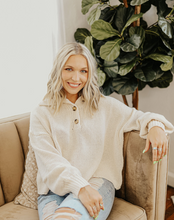 Load image into Gallery viewer, Winter White Chunky Pullover
