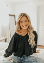 Load image into Gallery viewer, Black Casual Crop Pullover
