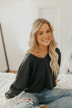 Load image into Gallery viewer, Black Casual Crop Pullover
