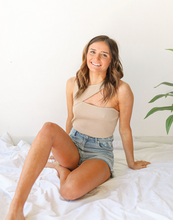 Load image into Gallery viewer, Nude Abstract Tank
