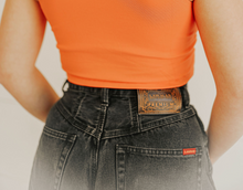 Load image into Gallery viewer, Black Denim Frayed Shorts
